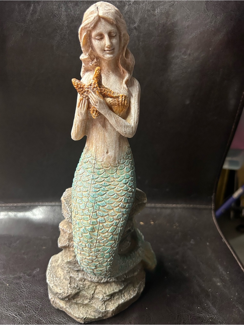Mermaid Holding Starfish Figurine – Coastal Nautical Beach House Decor